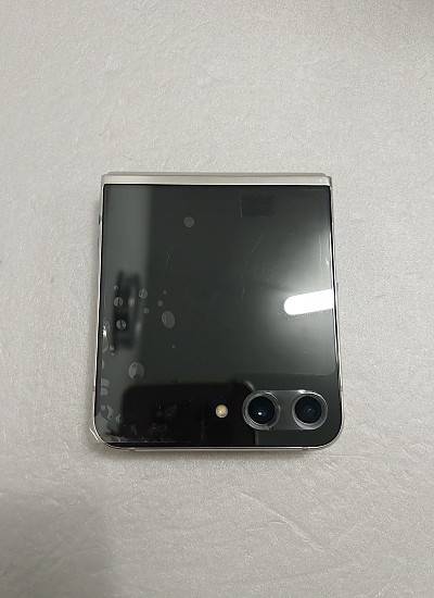 갤럭시Z플립5 (리퍼폰)